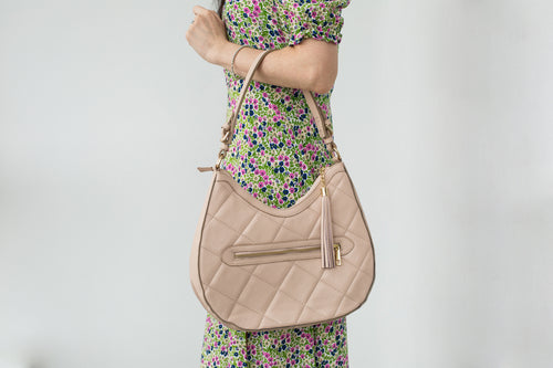 What is a Hobo Bag? Understanding Its Style, Functionality, and Popularity in Modern Fashion