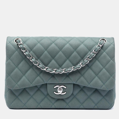 src:http://cdn.theluxurycloset.com/uploads/products/full/luxury-women-chanel-used-handbags-p1347269-004.jpg