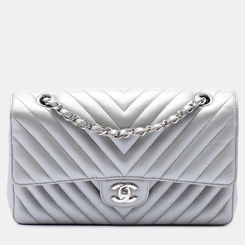 src:http://cdn.theluxurycloset.com/uploads/products/full/luxury-women-chanel-used-handbags-p1442988-004.jpg