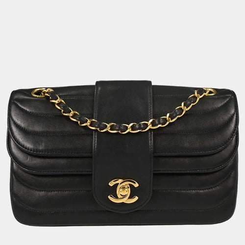 src:http://cdn.theluxurycloset.com/uploads/products/full/luxury-women-chanel-used-handbags-p1449204-008.jpg