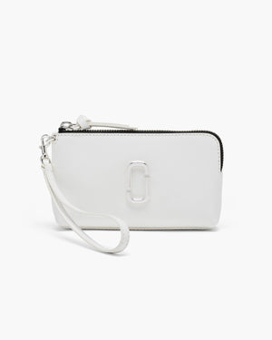 src:https://media.marcjacobs.com/match/product_style_code/2f5scp002s01/nrf/100/sequence/main/