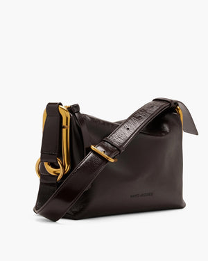 src:https://media.marcjacobs.com/match/product_style_code/2f6hcr004h01/nrf/915/sequence/main/