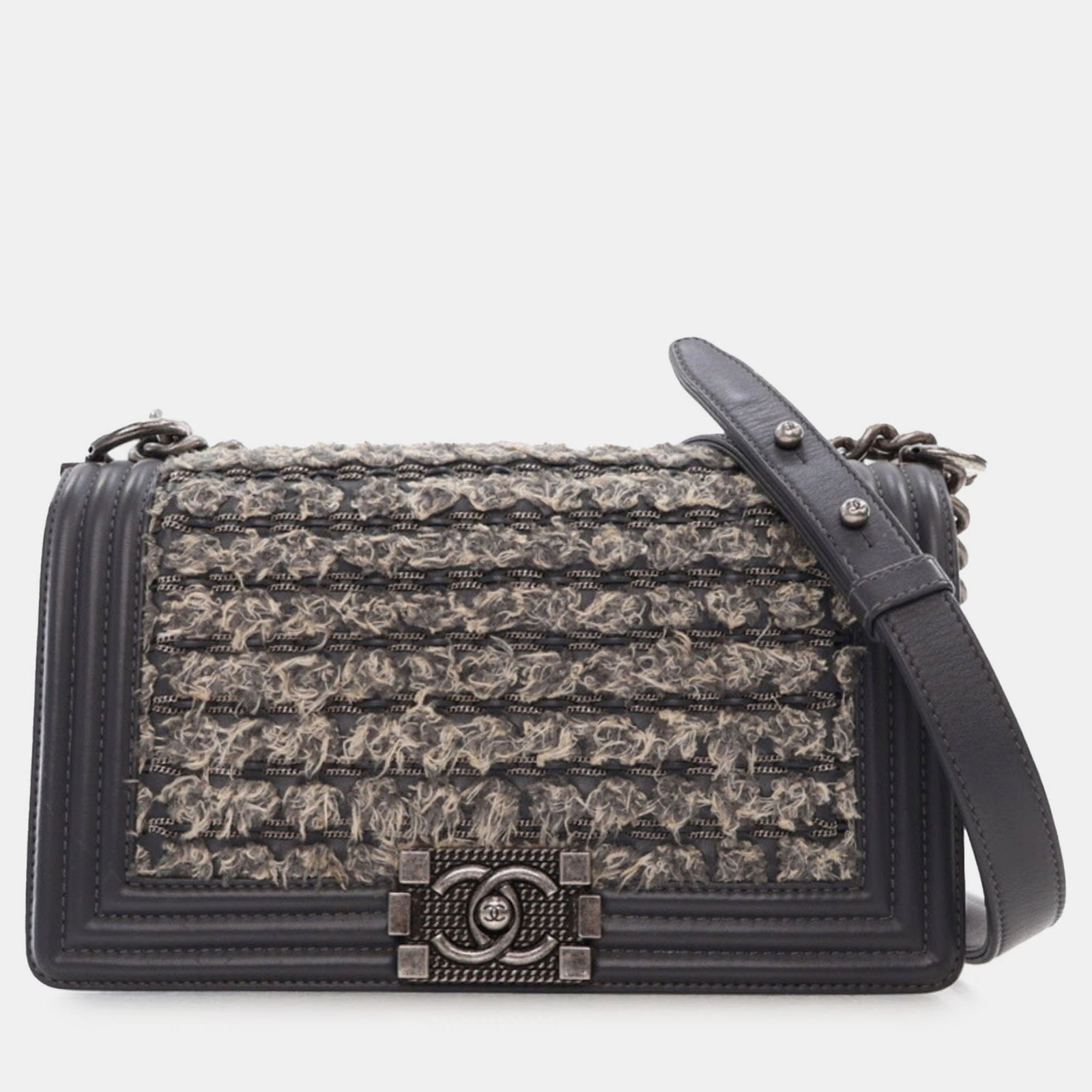 Chanel Sac à rabat tressé moyen en tweed gris et cuir de veau