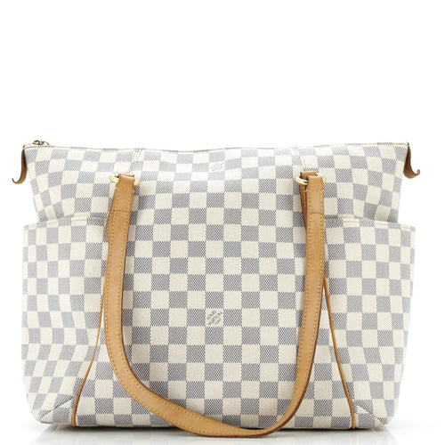 Totally Handbag Monogram Canvas MM