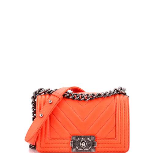 CHANEL Boy Flap Bag Chevron Calfskin Small