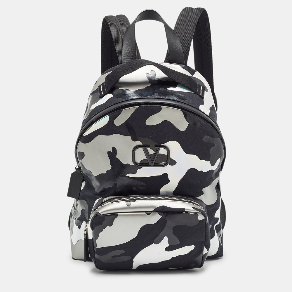 Schwarzer/metallischer VLogo-Rucksack aus Camouflage-Stoff und Leder