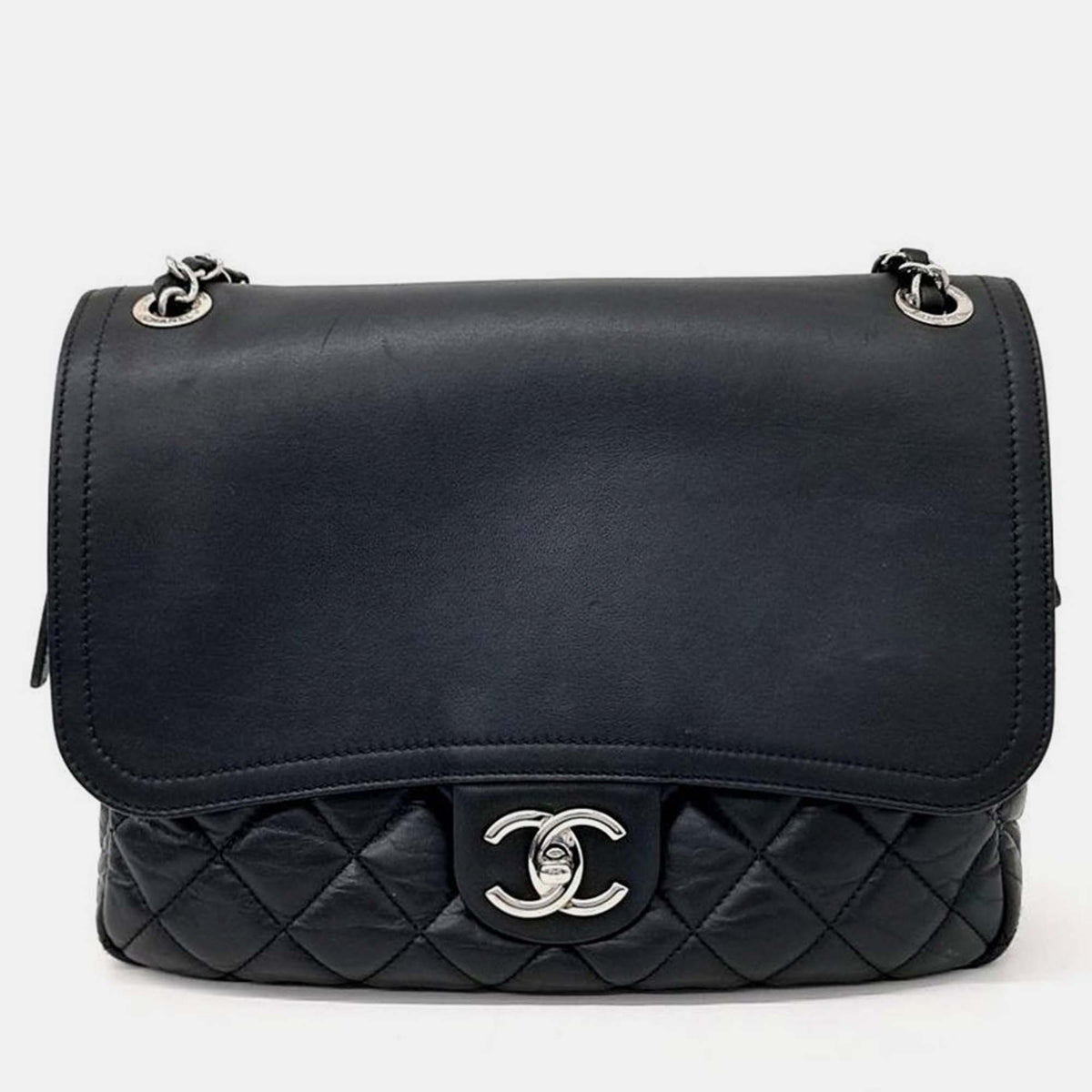 Chanel chain shoulder bag