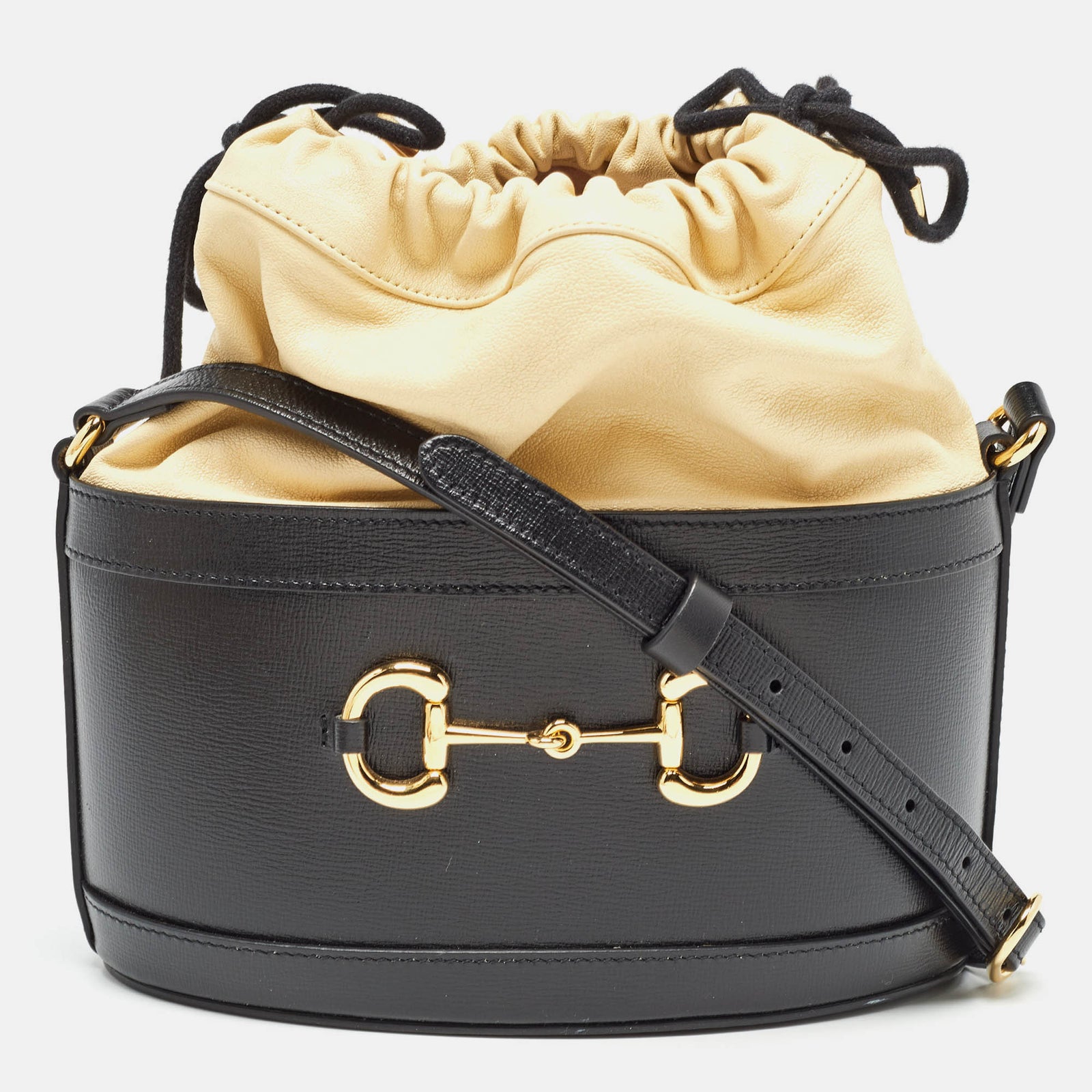 Gucci Sac seau en cuir noir/crème Horsebit 1955