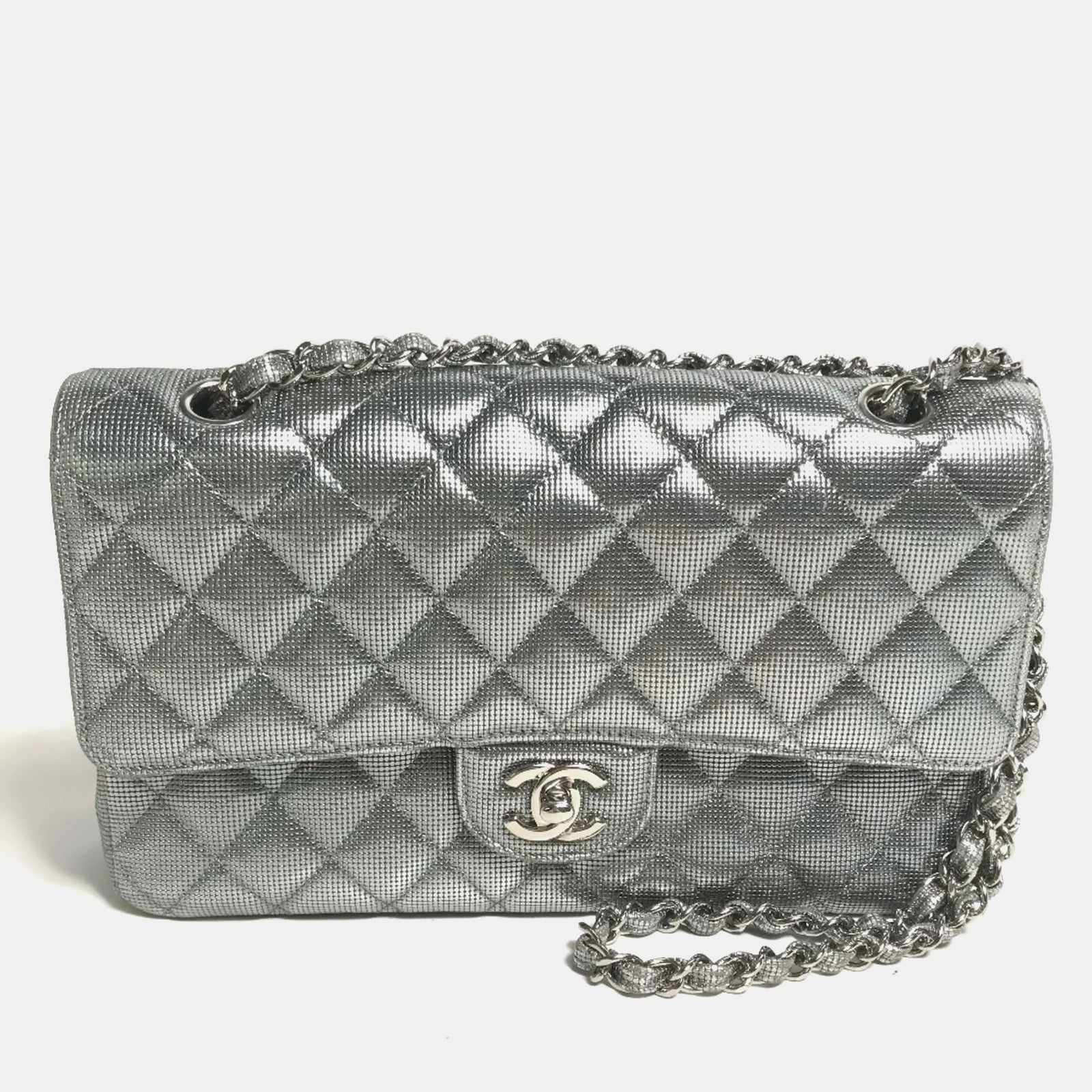 Chanel Mittelgroße klassische Tasche mit Doppelklappe aus gestepptem Kalbsleder in Pixel-Effekt in Metallic-Silber