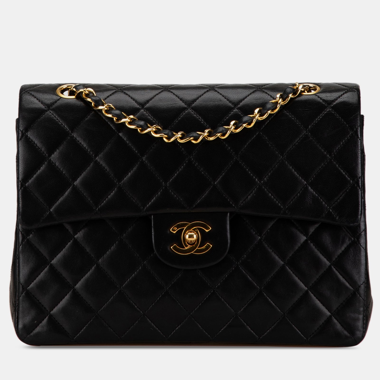 Chanel Mittelgroße, klassische Tasche aus Lammleder mit Doppelklappe