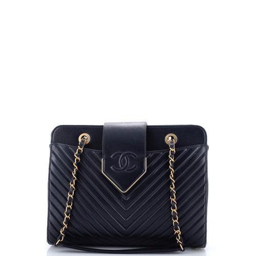 CHANEL Collar and Tie Tote Chevron Sheepskin Small