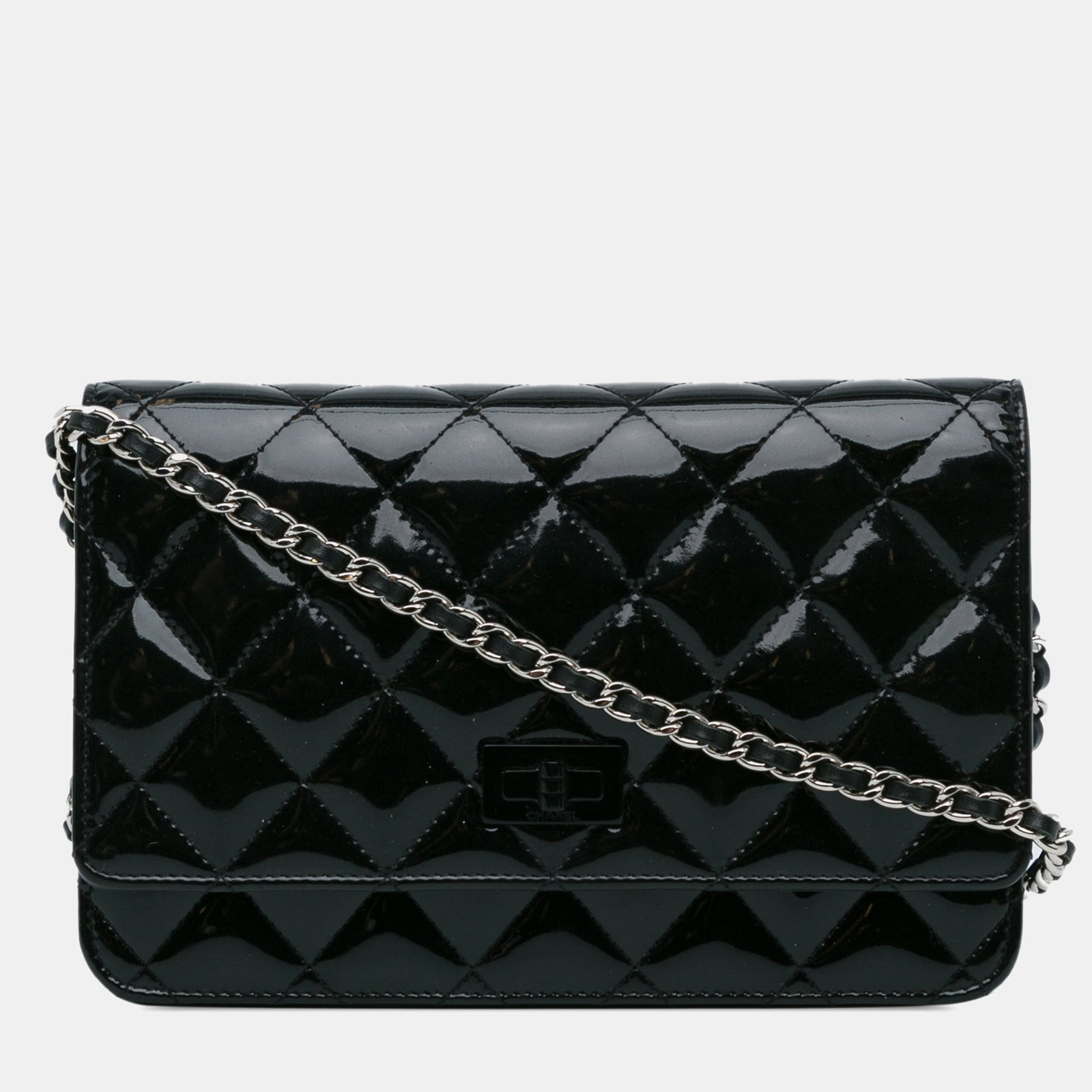 Chanel Portefeuille matelassé breveté réédité 2.55 sur chaîne