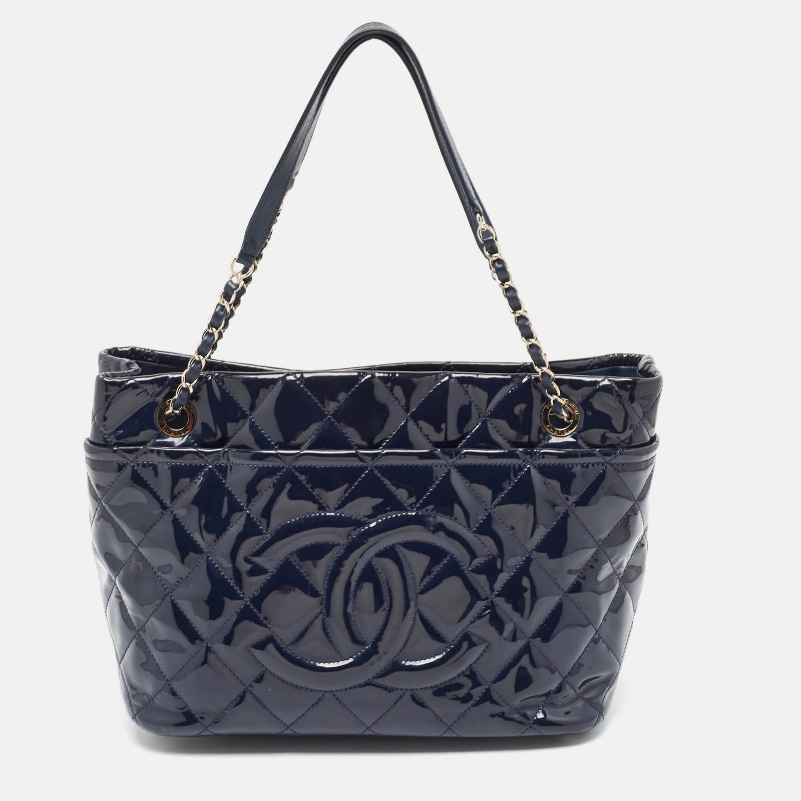 Chanel Timeless CC Shopper aus gestepptem Lackleder in Marineblau