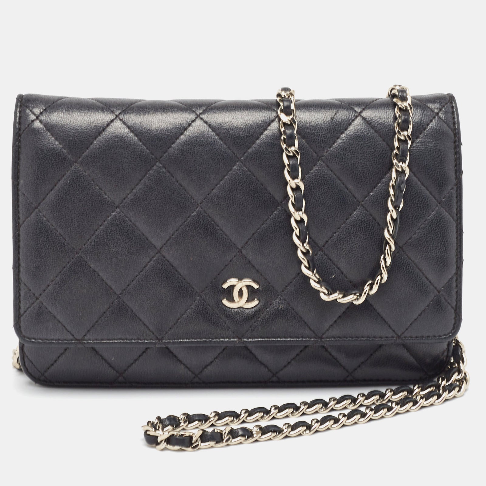 Chanel Schwarzes gestepptes Leder-CC-Portemonnaie mit Kette