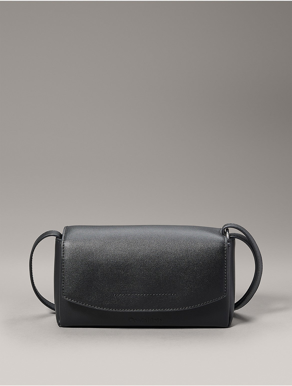 Calvin Klein Petit sac à rabat Elemental pour femme - Noir