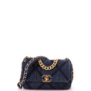 src:https://cdn.shopify.com/s/files/1/0384/0161/files/447632-5_20chanel_2019_20flap_20bag_20quilted_20denim_20medium_2d_0002.jpg