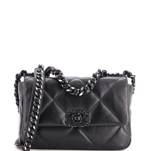 src:https://cdn.shopify.com/s/files/1/0384/0161/files/459262-1_20chanel_20so_20black_2019_20flap_20bag_20quilted_20lambskin_20medium_2d_0002.jpg