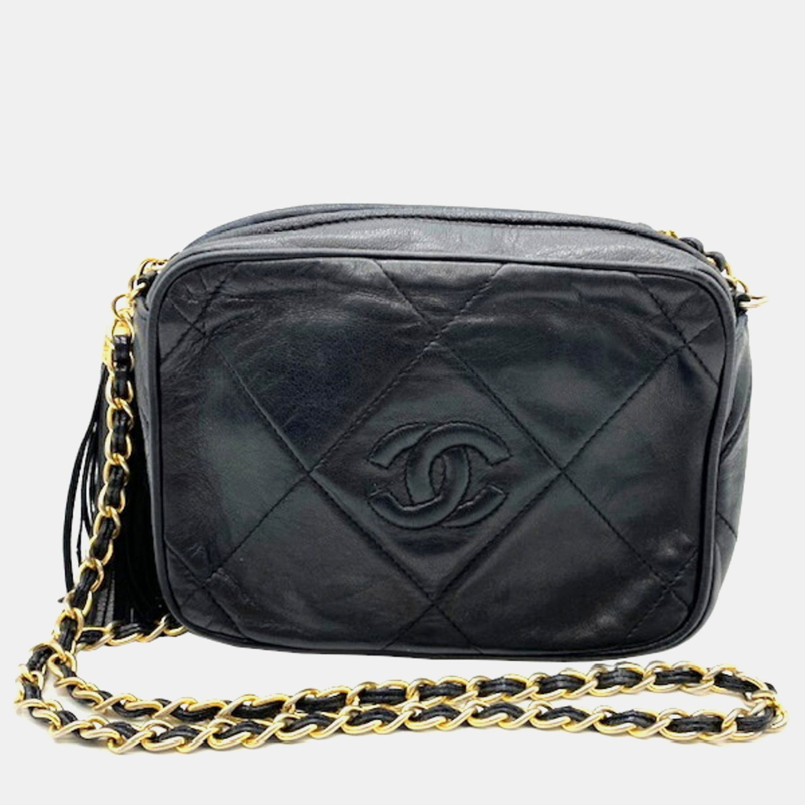 Chanel Schwarze mittelgroße Vintage Diamond CC Kameratasche aus Lammleder mit Chevron-Muster