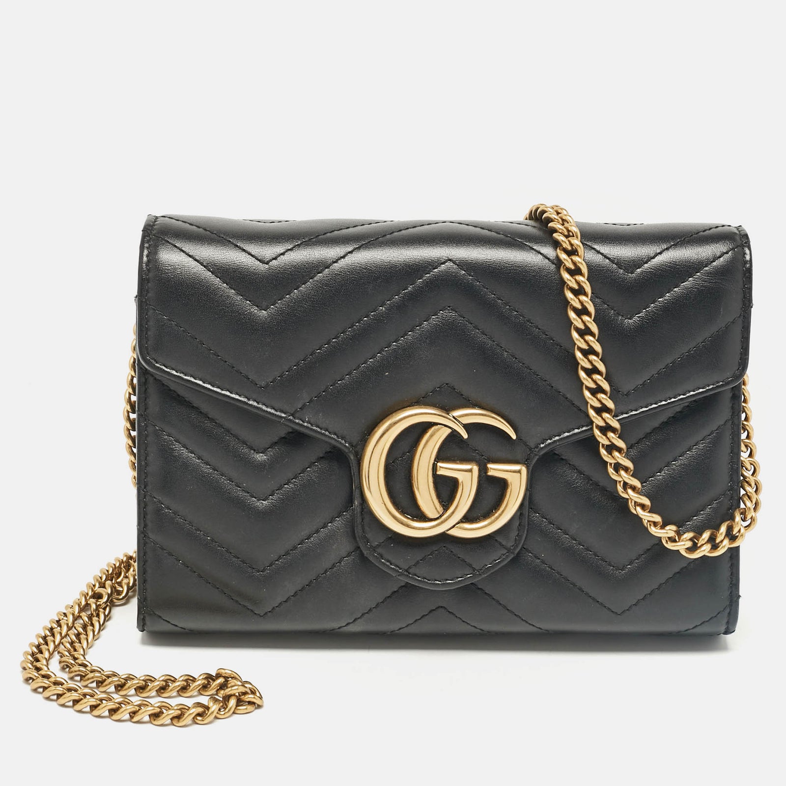 Gucci Schwarze GG Marmont-Geldbörse aus Matelassé-Leder mit Kette