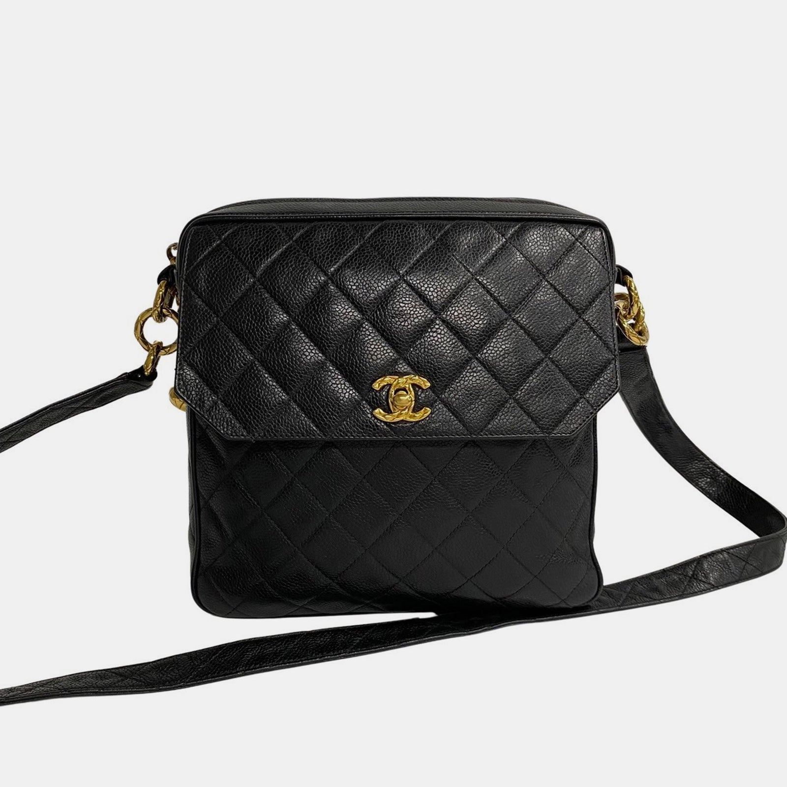 Chanel Sac bandoulière matelassé zippé noir vintage caviar