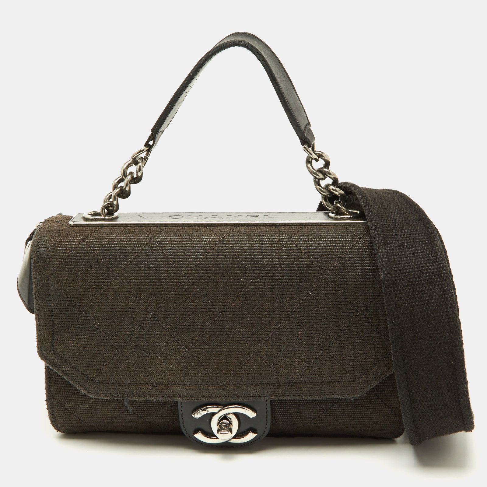 Chanel Schwarze CC-Umhängetasche mit Klappe aus gestepptem Canvas und Leder