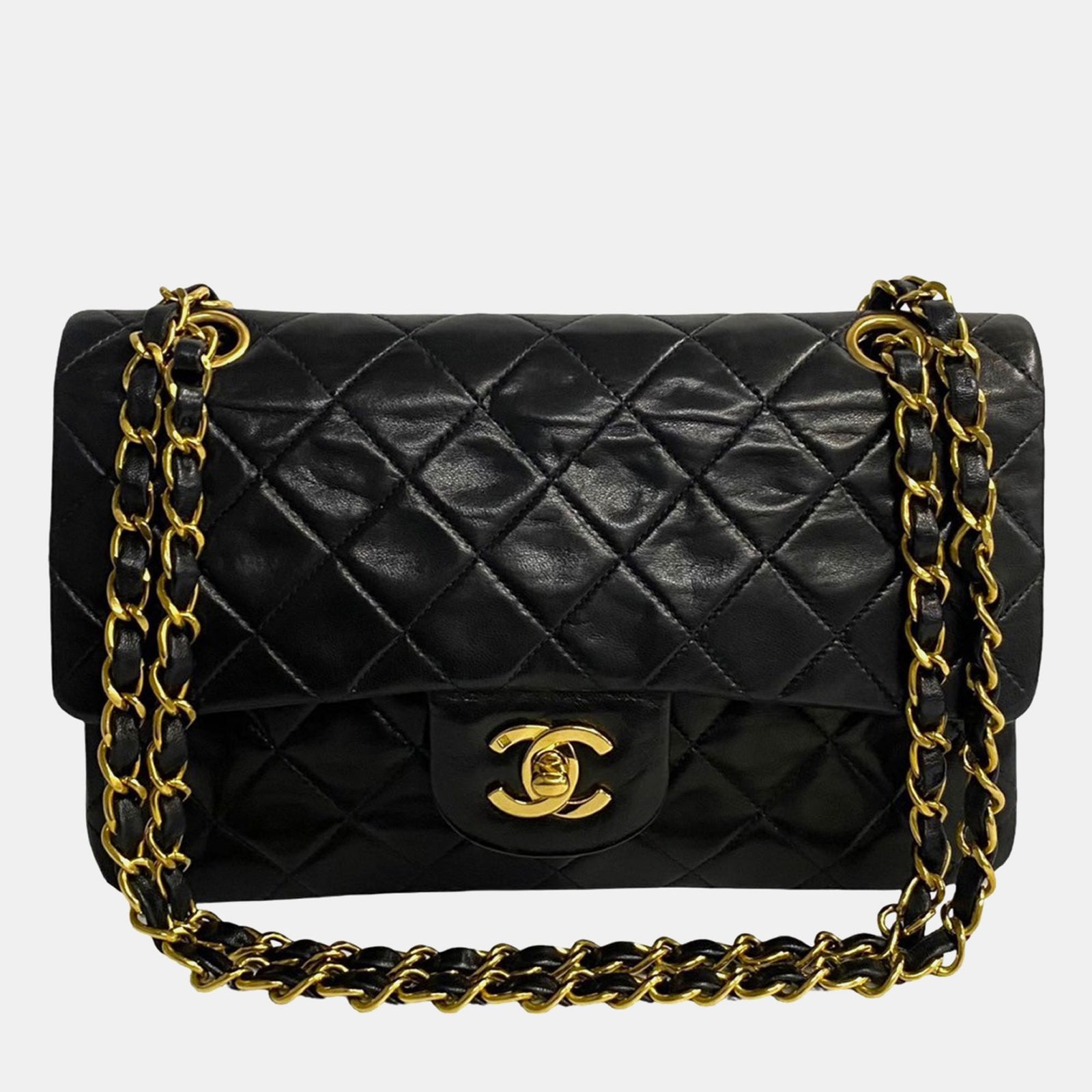 Chanel Kleine klassische Schultertasche aus schwarzem Lammleder mit Doppelklappe