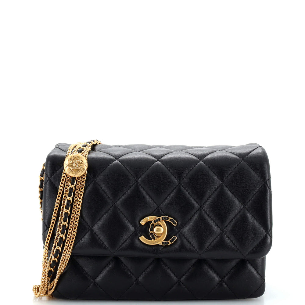 CHANEL Multistrand Chain Flap Bag Gestepptes Lammleder Mini