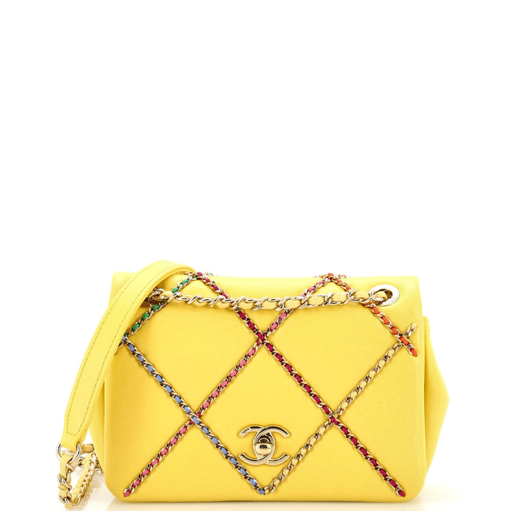 CHANEL Entwined Chain Flap Bag Gestepptes Lammleder Klein