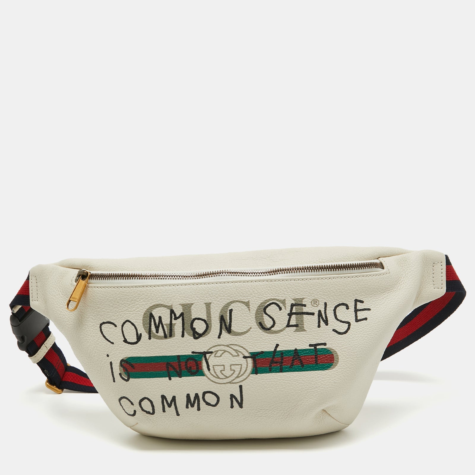 Gucci Cremefarbene Gürteltasche aus gekrispeltem Leder mit Logo-Web