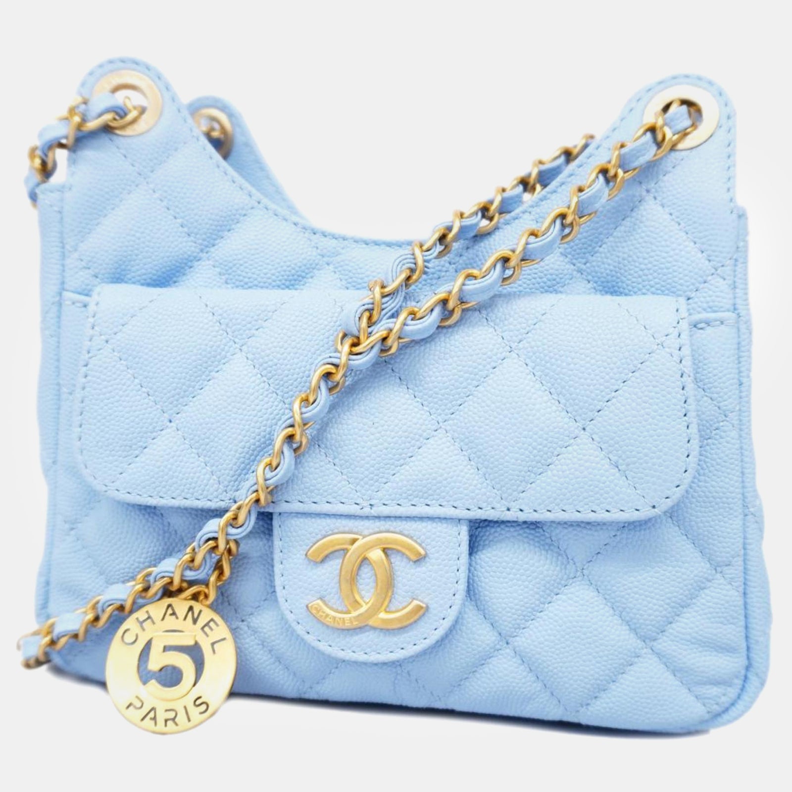 Chanel Hellblaue, gesteppte kleine gewellte CC Hobo-Tasche mit Kaviarmuster