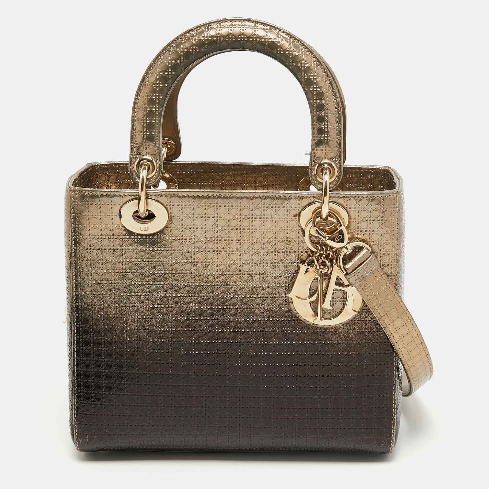 Dior Mittlere Damentasche aus Micro-Cannage-Lackleder in Ombre Gold