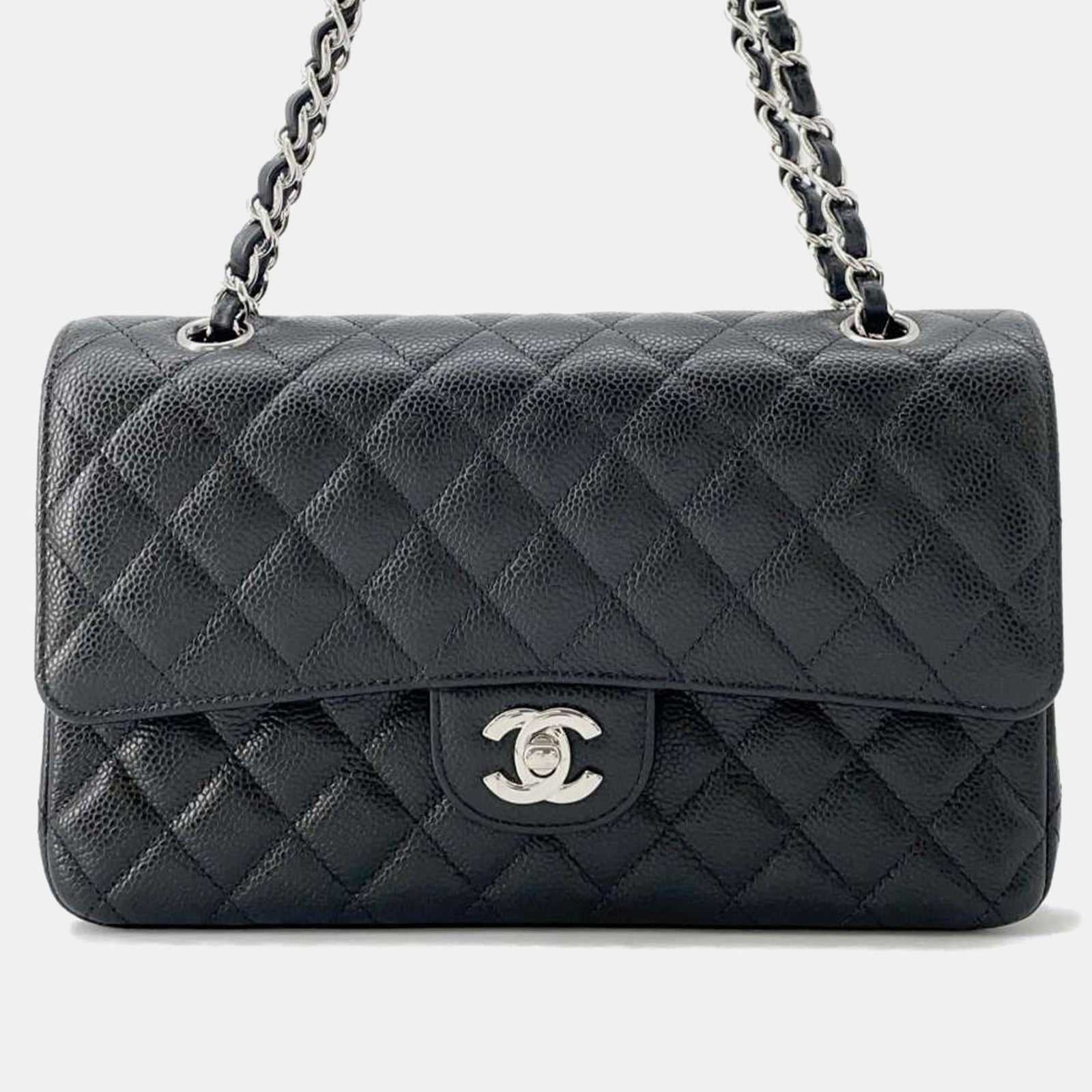 Chanel Schwarze Matelassé-Umhängetasche aus Kaviarleder mit Klappe und Kette, Größe 25