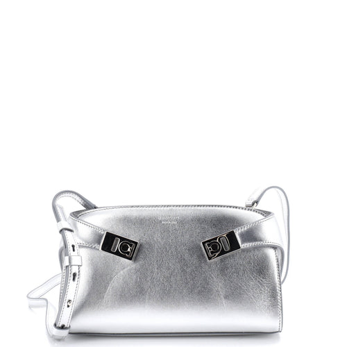 Hug Pouch Bag Leather Mini