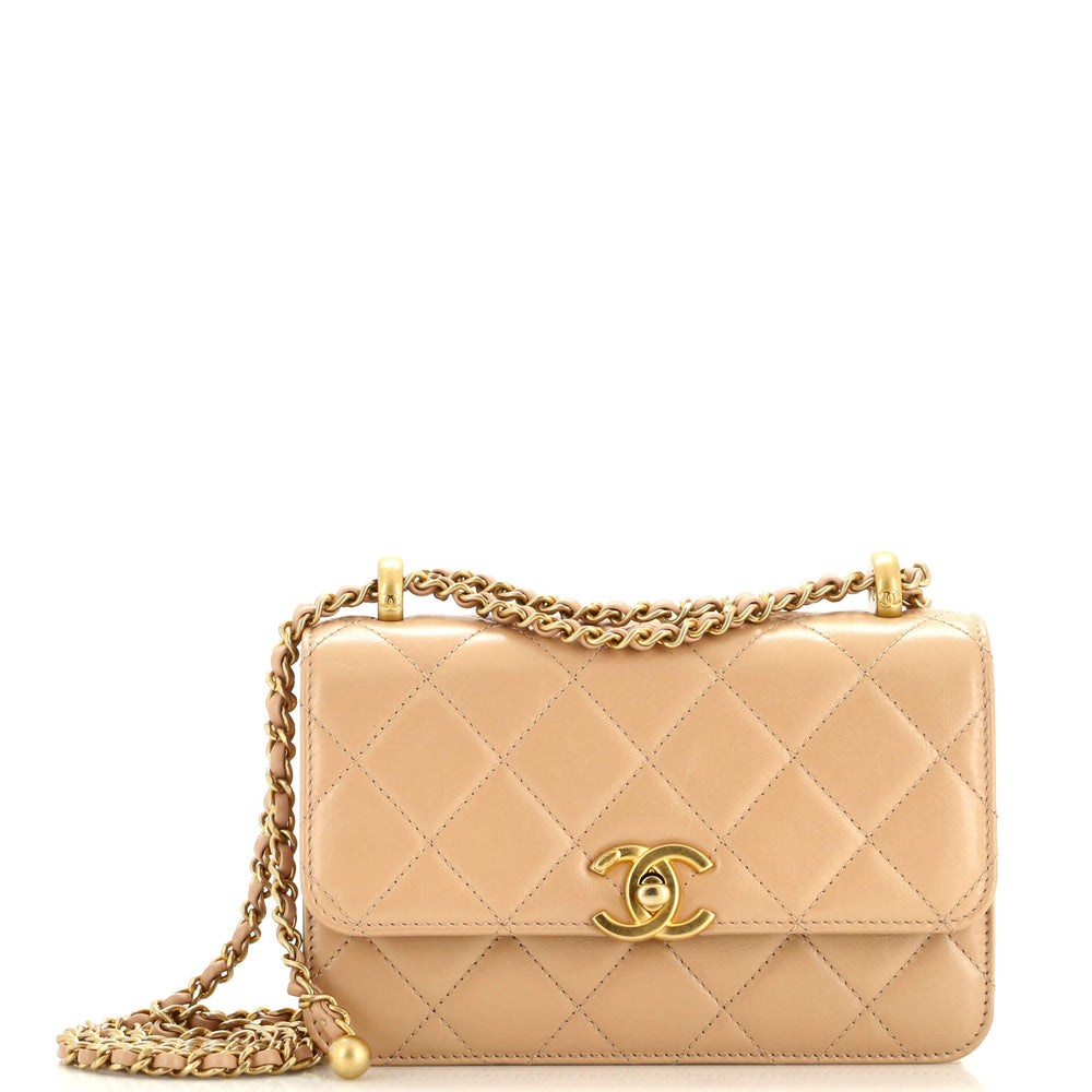 CHANEL Perfect Fit Flap Bag Mini aus gestepptem Kalbsleder