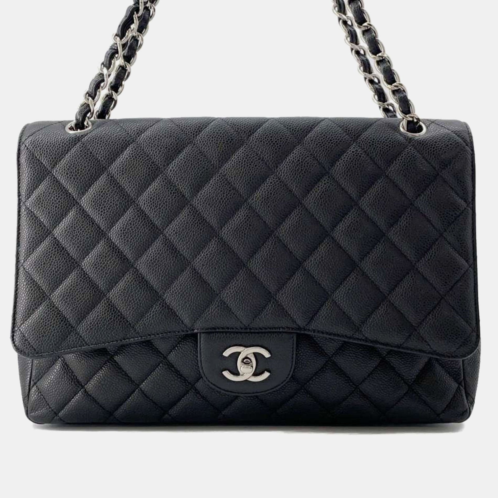 Chanel Sac à bandoulière classique à rabat simple en cuir caviar matelassé noir