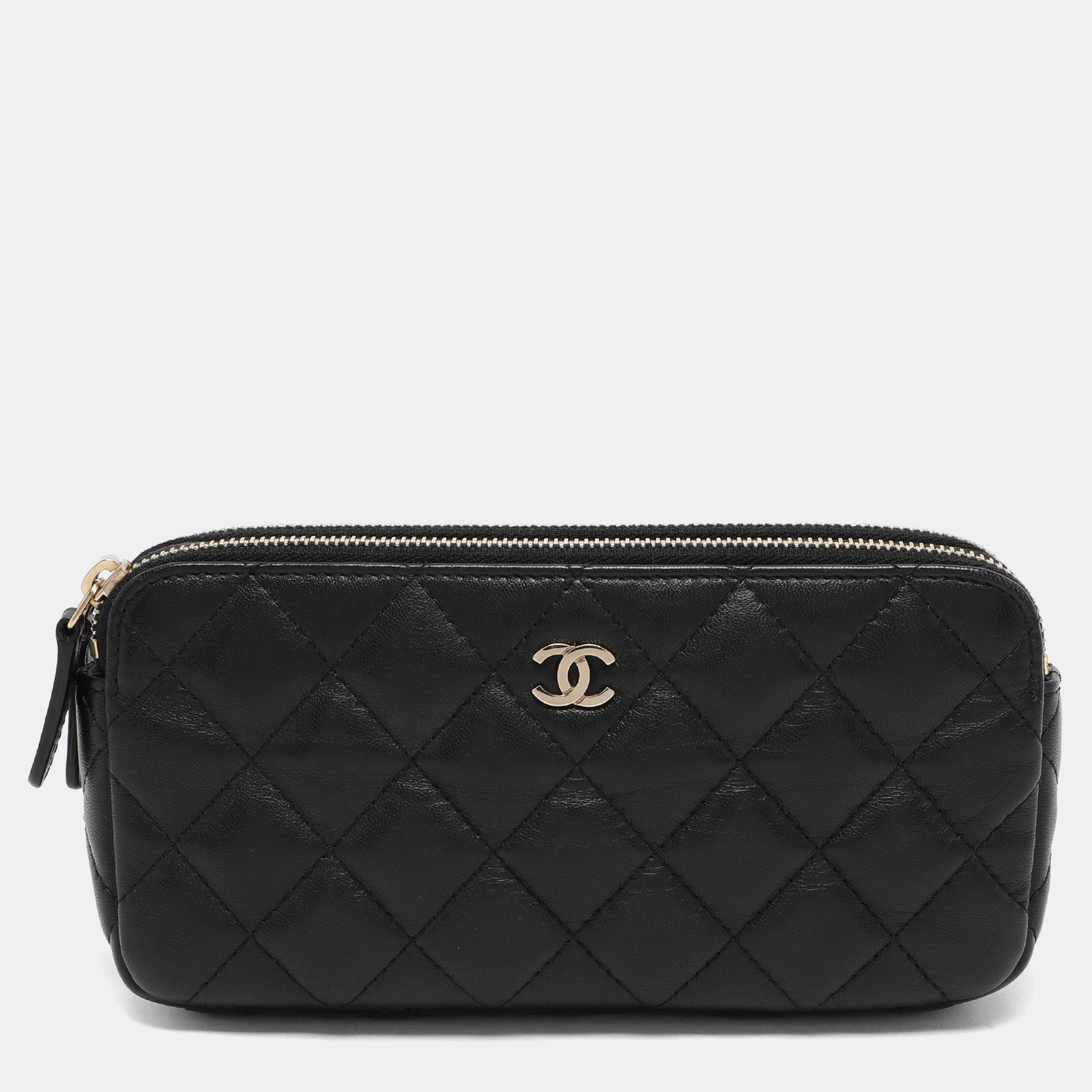 Chanel Schwarzes gestepptes CC-Portemonnaie aus Leder mit Kette