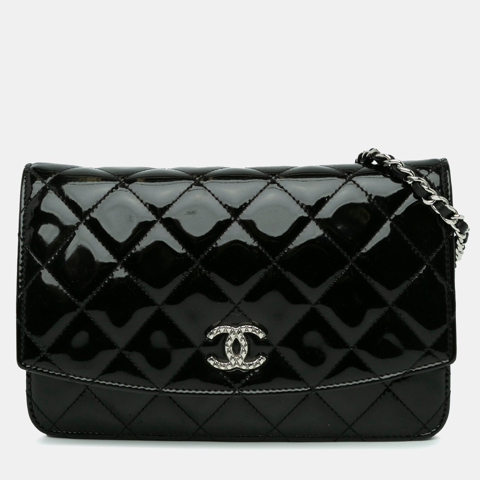 Chanel Gesteppte Brieftasche aus Lackleder mit Kette