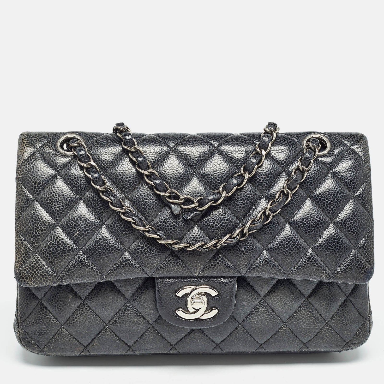 Chanel Sac à rabat classique de taille moyenne en cuir caviar matelassé bleu marine