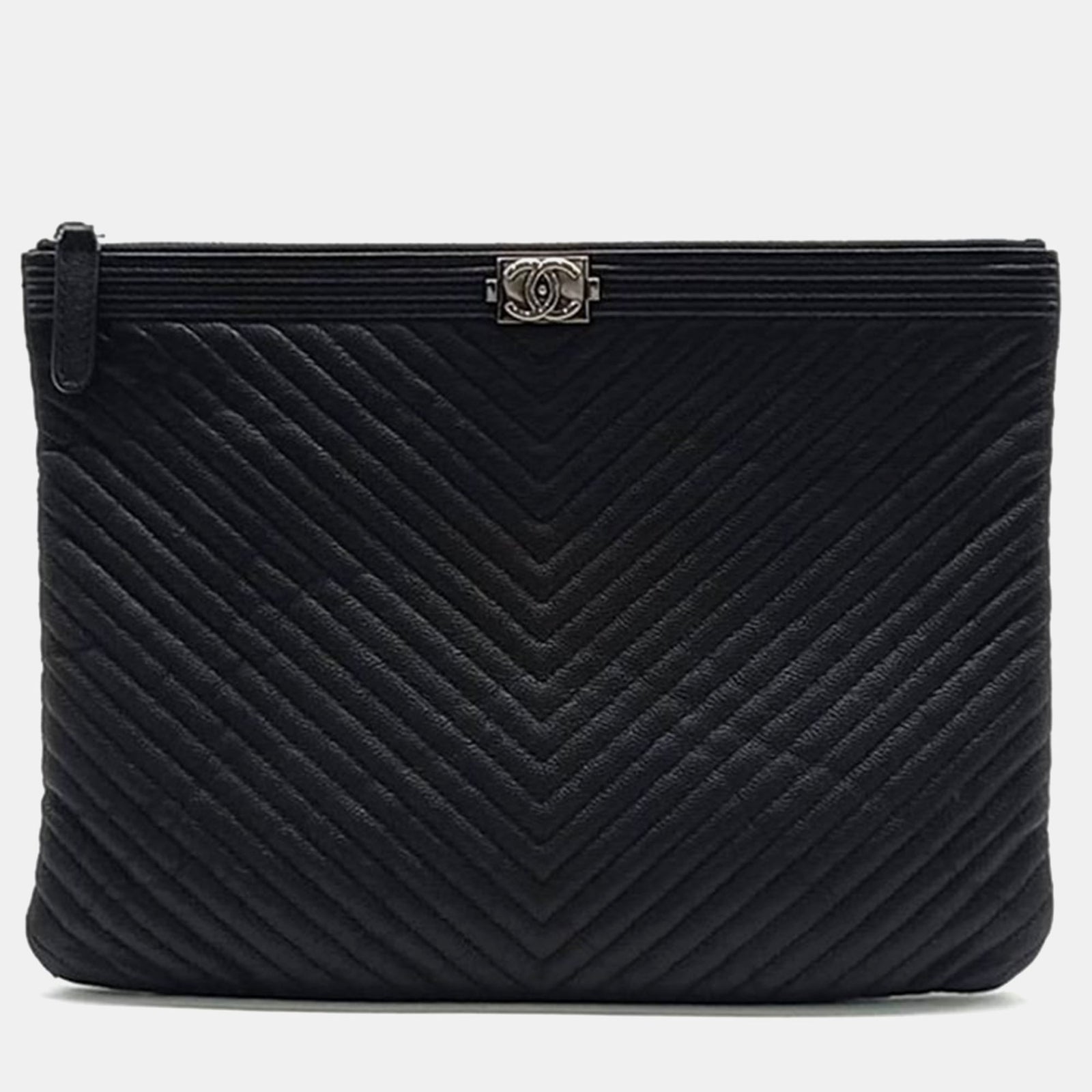 Chanel Chevron Boy Clutch Neu Medium