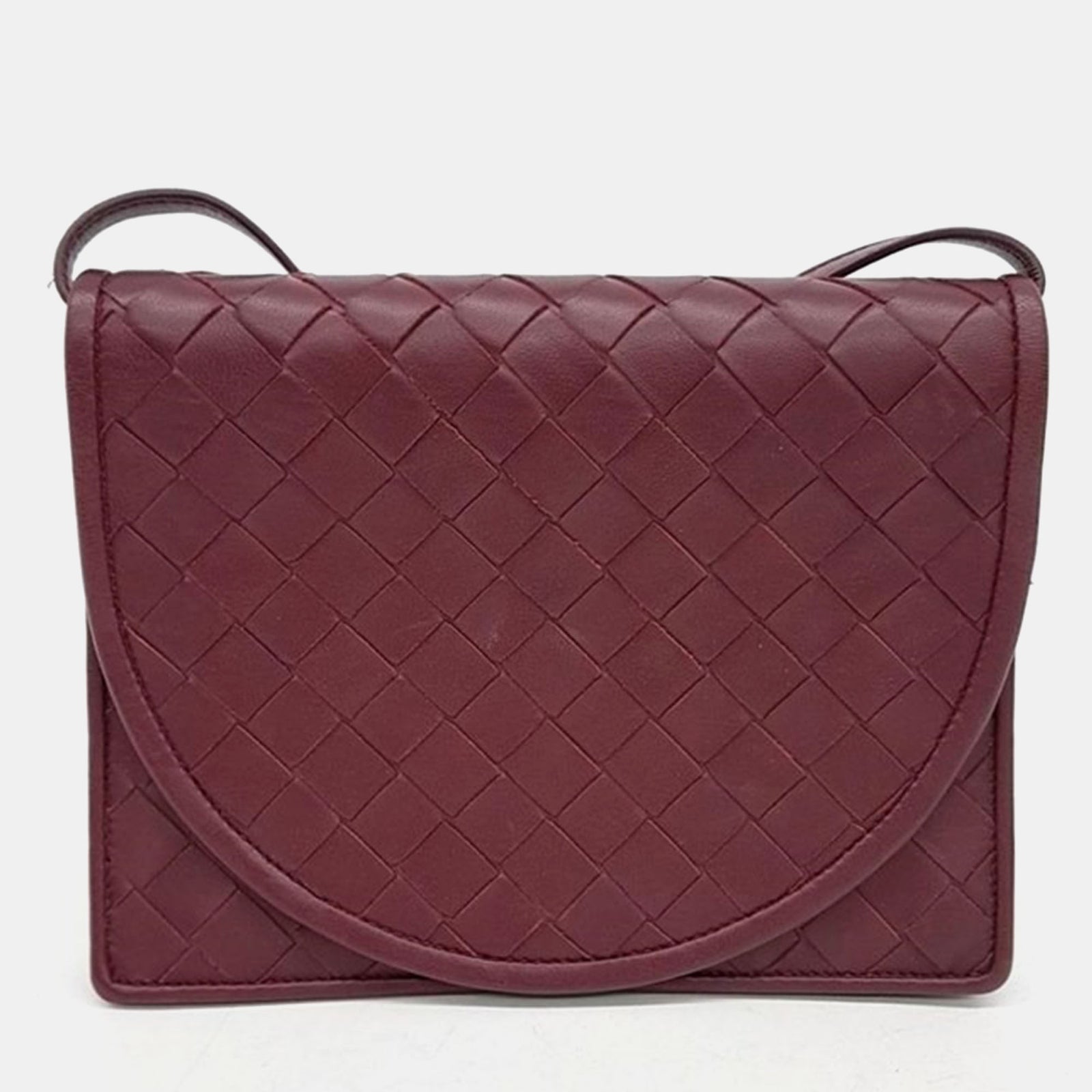 Bottega Veneta Sac à rabat en maille de cuir intrecciato bordeaux