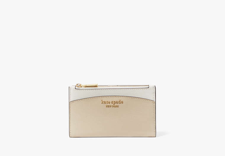 Kate Spade New York Portefeuille à deux volets mince et petit format à blocs de couleurs Morgan