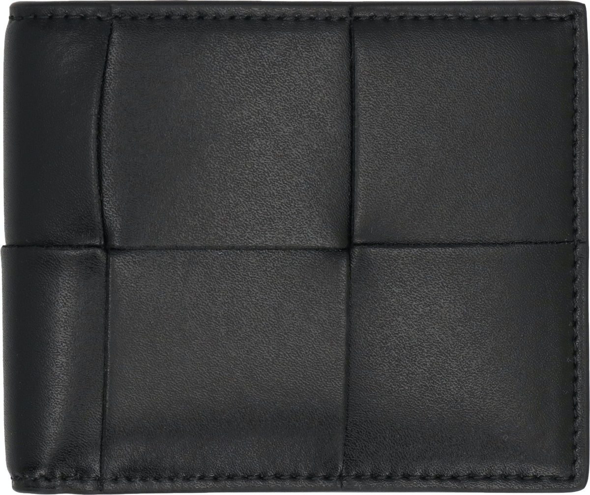 Bottega Veneta Men's Intreccio Bifold Wallet in Black | Size UNICA | 743004VBWD2