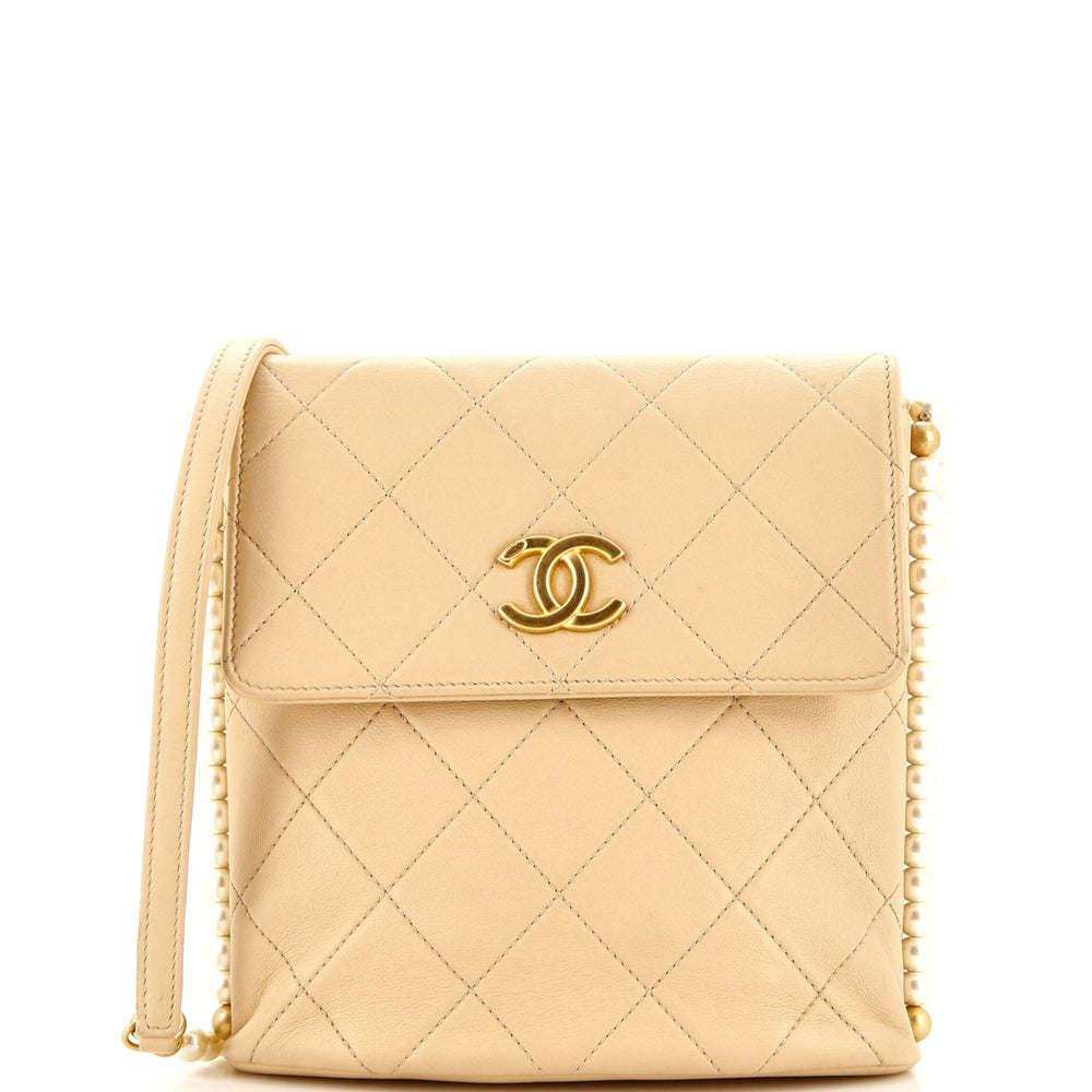 CHANEL About Pearls Flap Hobo Gestepptes Kalbsleder Klein