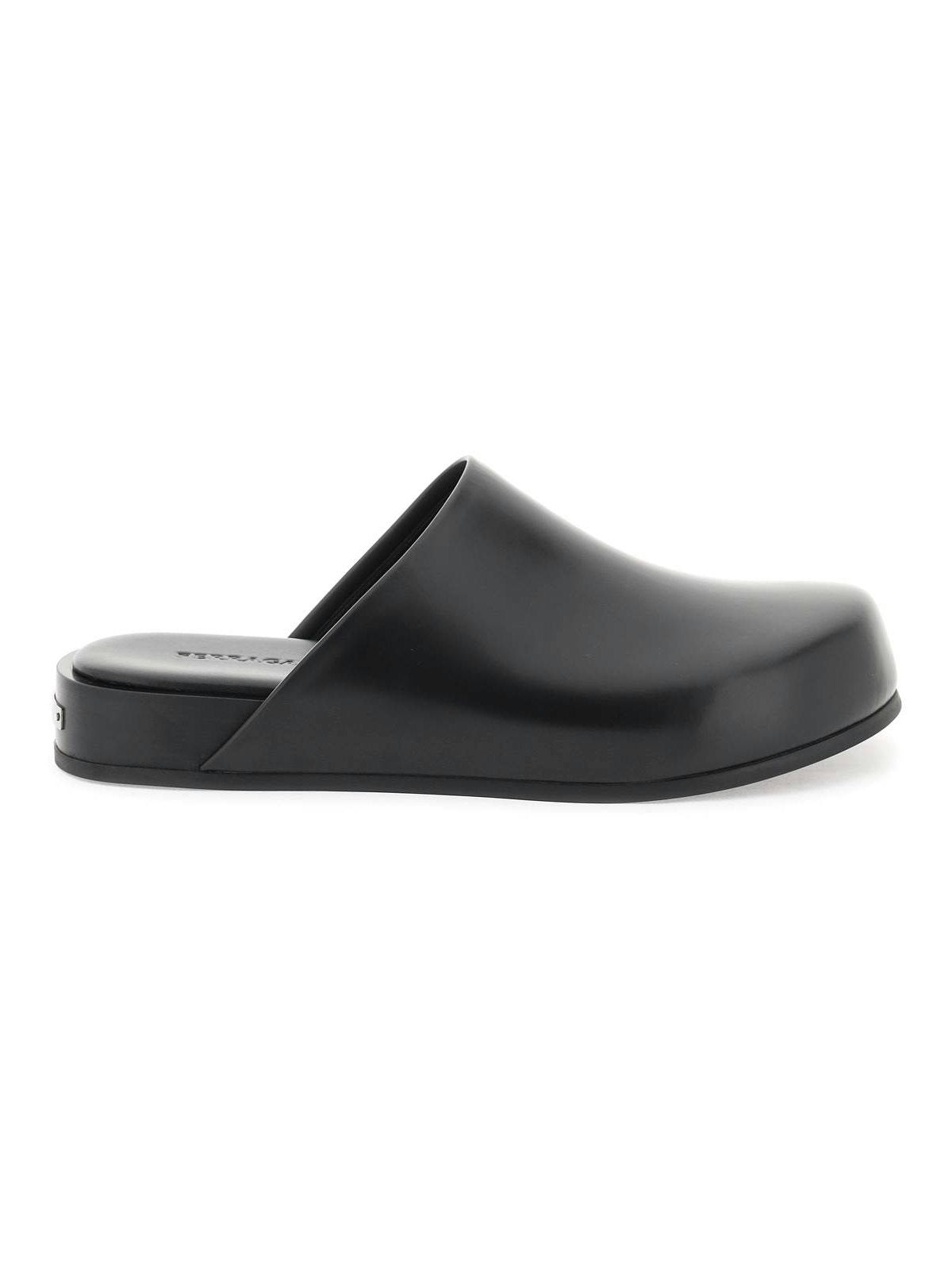 Ferragamo Men's Salvatore Smooth Leather Clogs in Black | Size 9 | 0220880766221