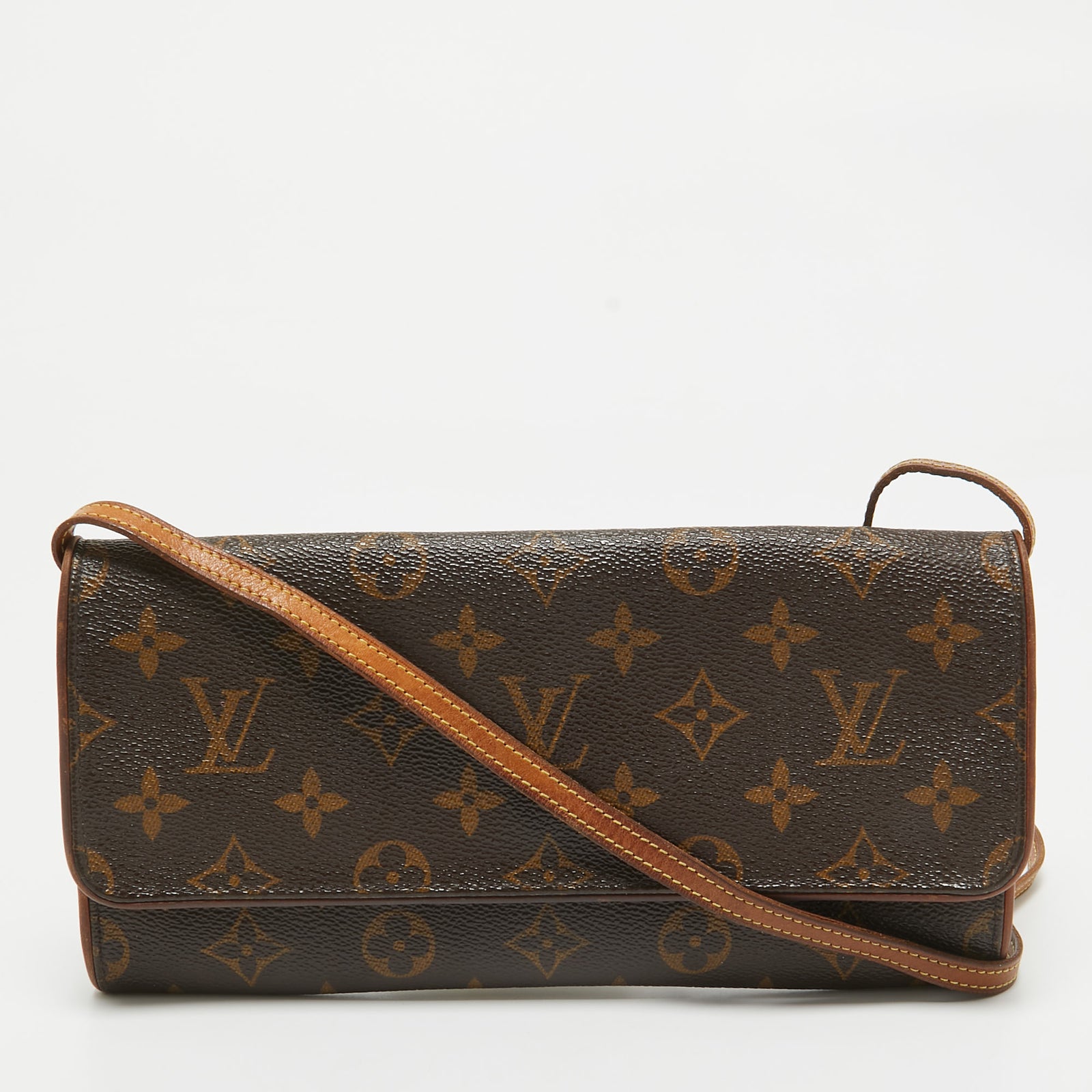 Louis Vuitton GM-Tasche aus Canvas mit Monogramm und zwei Pochettes