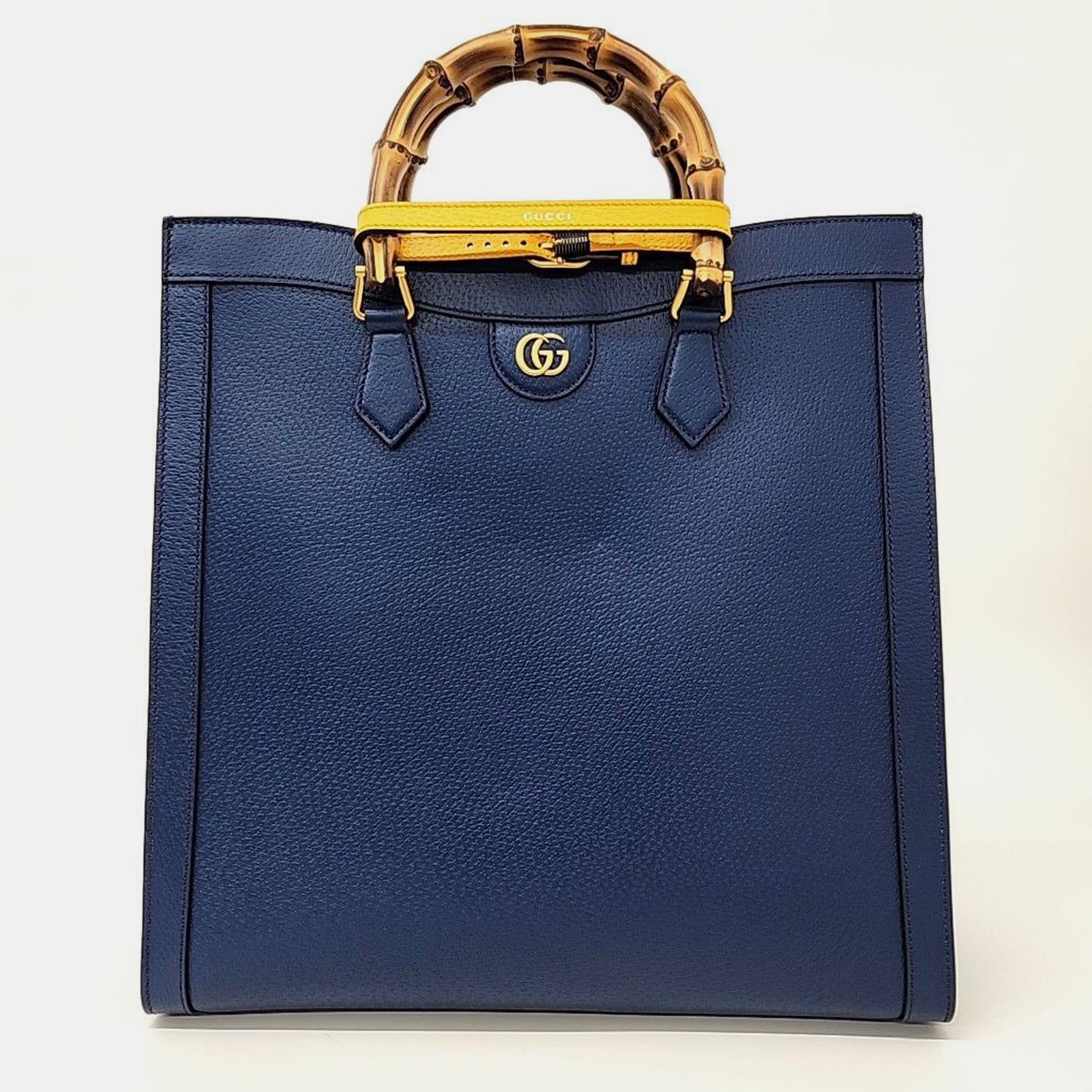 Gucci Grand sac fourre-tout Diana en cuir bleu