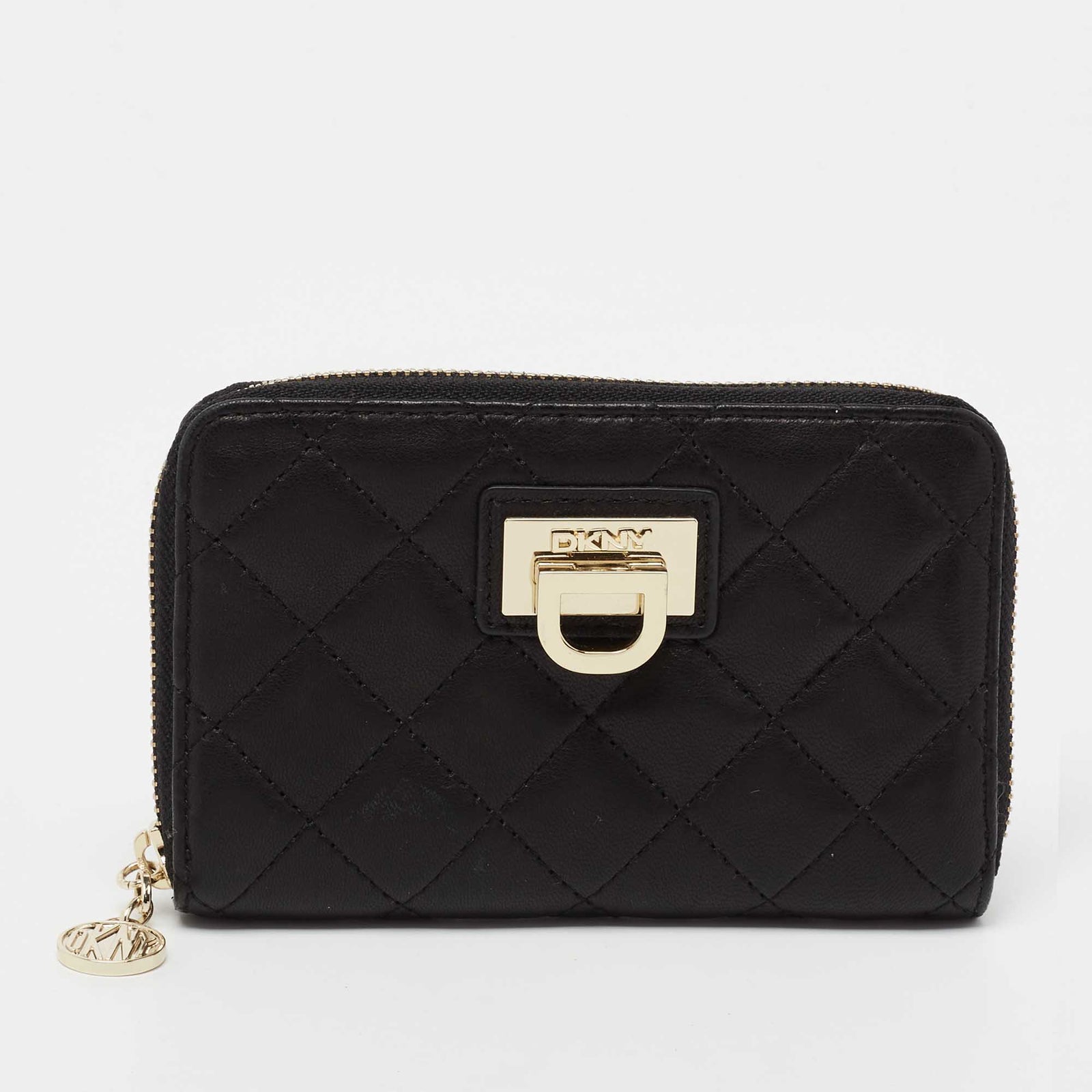 DKNY Portefeuille zippé en cuir matelassé noir DKNY