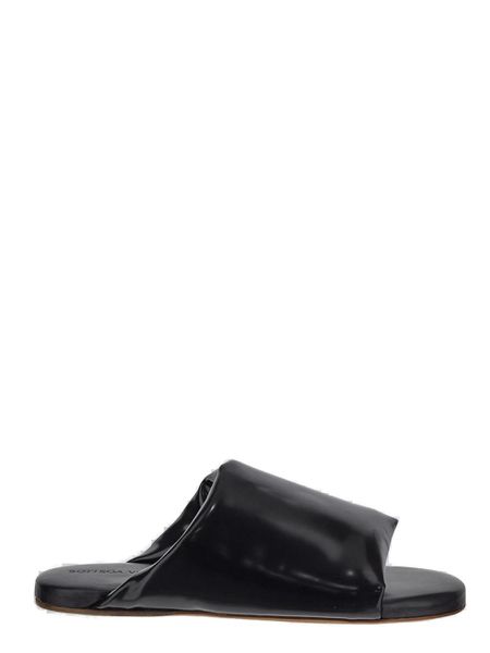 Bottega Veneta Men's Leather Slides in Black | Size 41 | 730289V2LR0