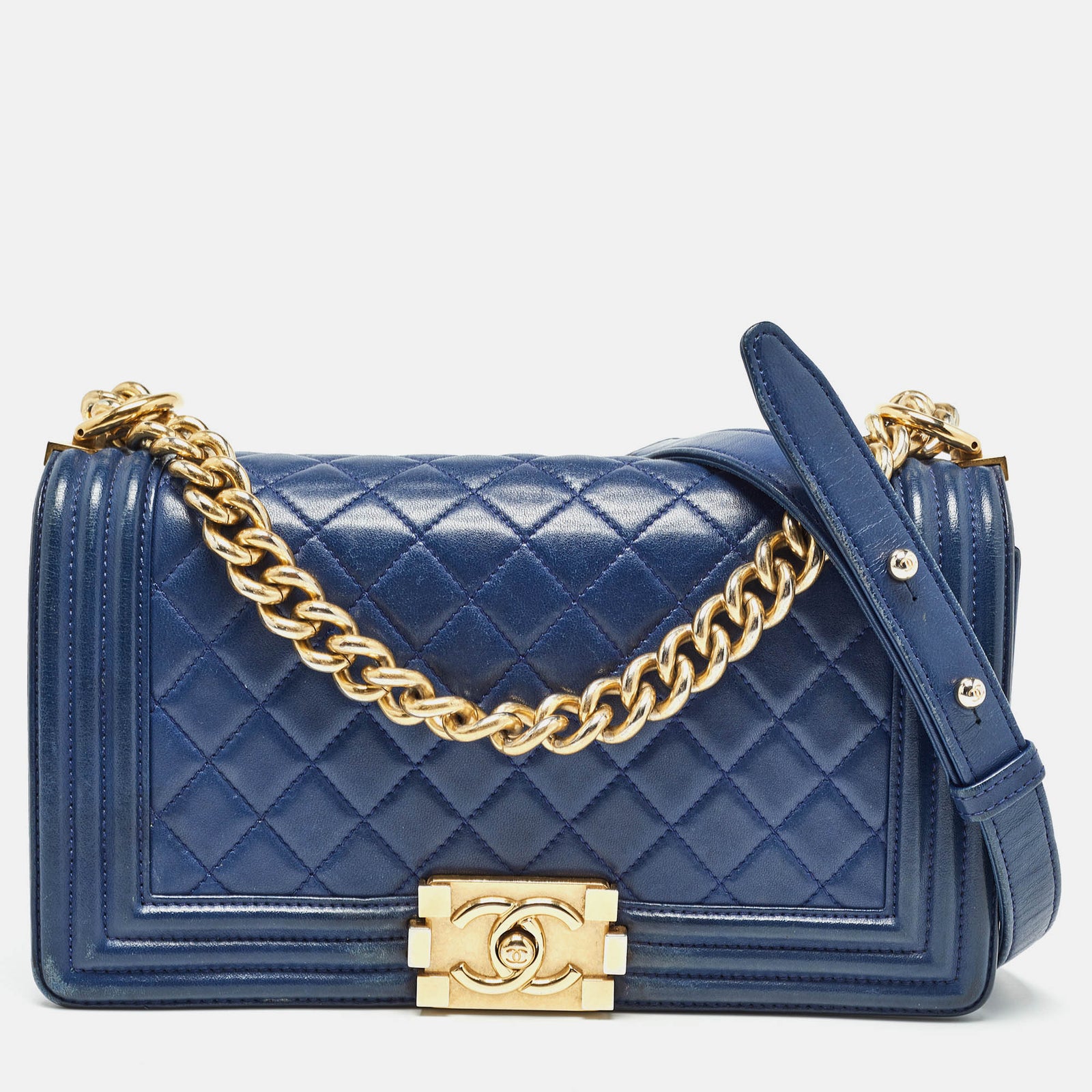 Chanel Sac à rabat en cuir matelassé bleu de taille moyenne pour garçon