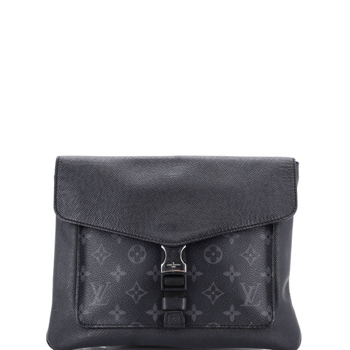 Outdoor Flap Messenger Monogram Taigarama